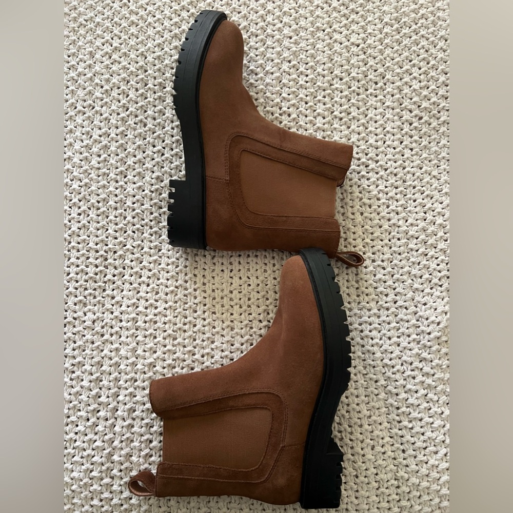 WYDR Women’s Ankle Chelsea Boots Size 9 NEW